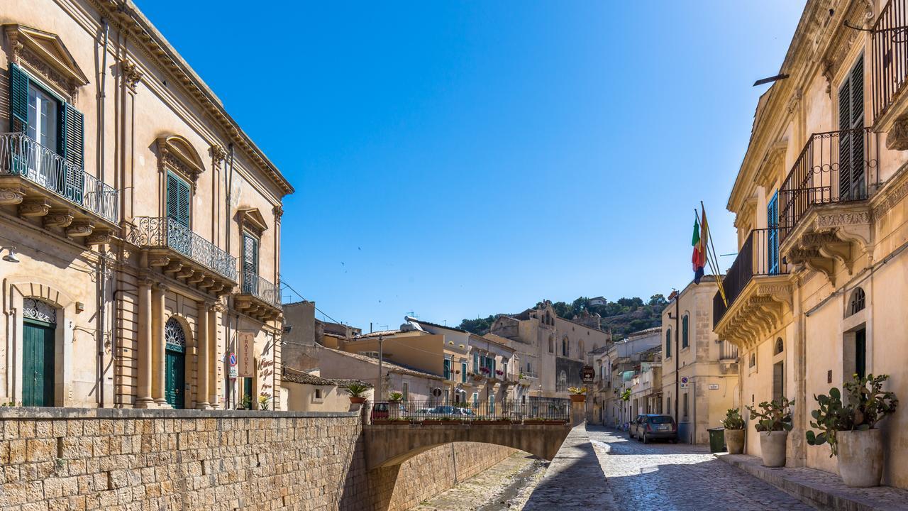 Отель Palazzo Favacchio - Patane Шикли Экстерьер фото